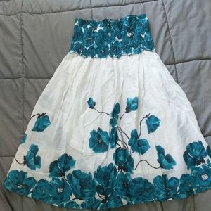 Strapless white and blue flower summer dress